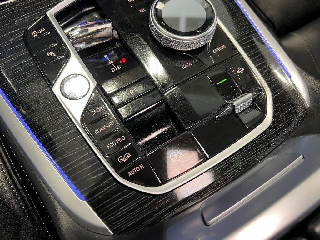 Used 2024 BMW X7 M60i w/ Executive Package image 53