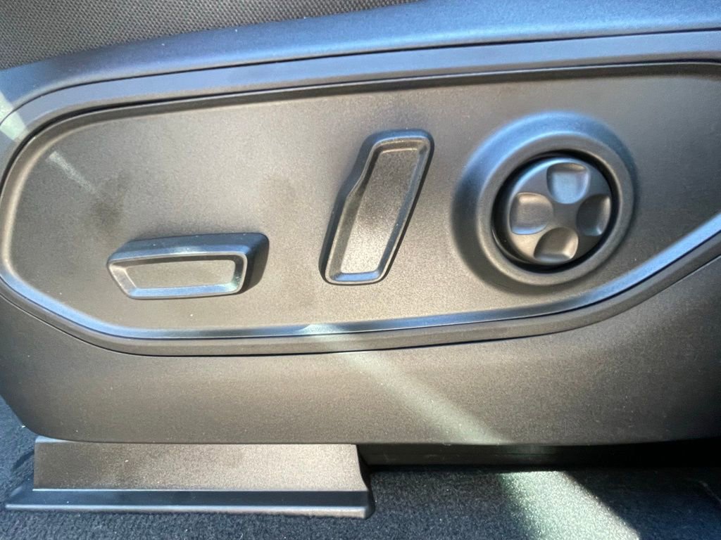 New 2025 Jeep Grand Cherokee L Altitude image 28