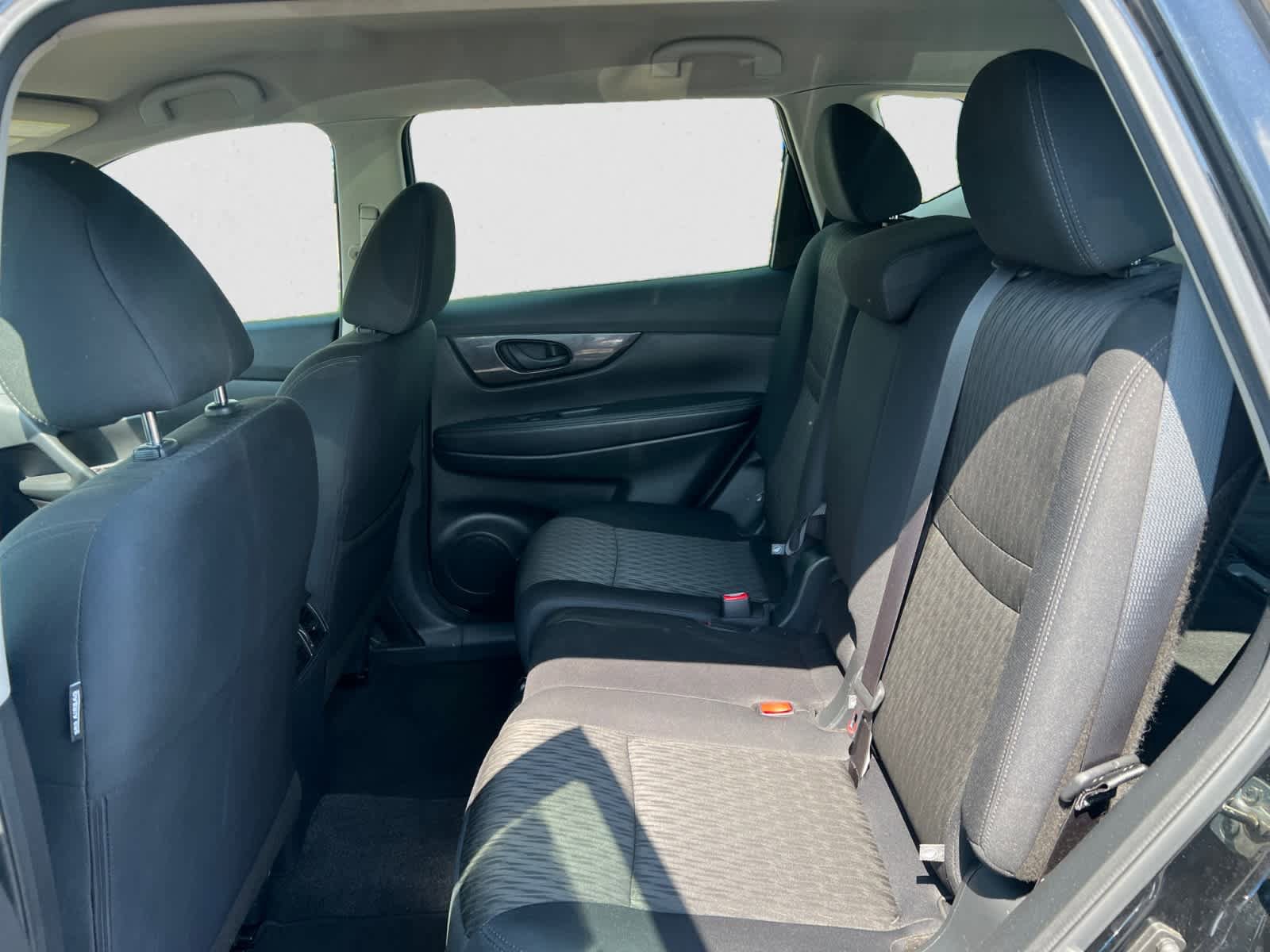 Used 2020 Nissan Rogue S FWD image 11