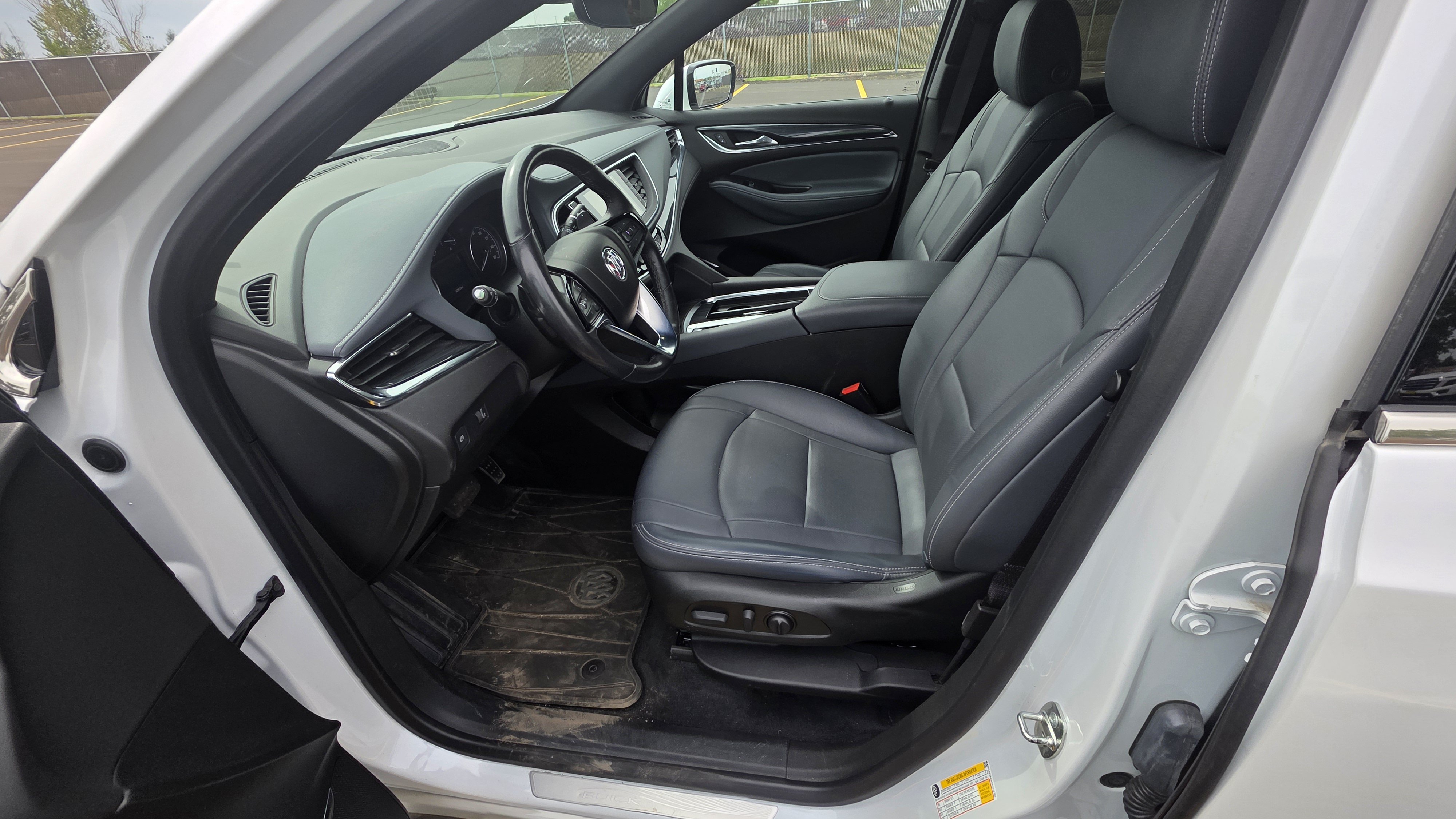 Used 2023 Buick Enclave Essence AWD/4WD image 7