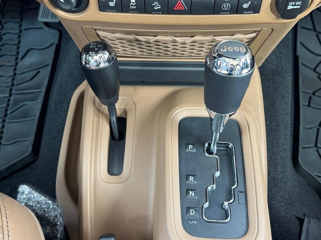 Used 2013 Jeep Wrangler Unlimited Sahara w/ Dual Top Group AWD/4WD image 16