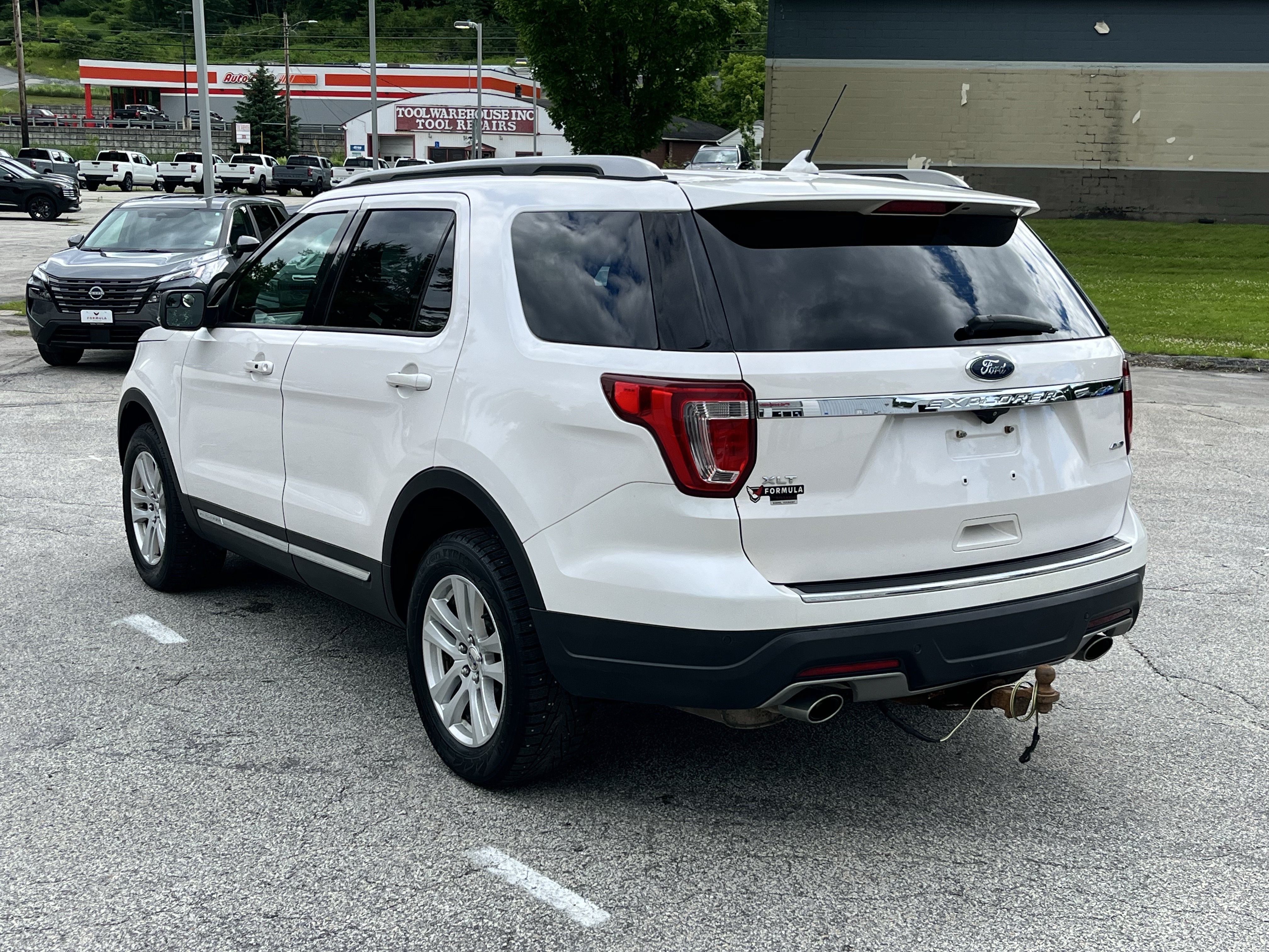 Used 2018 Ford Explorer XLT w/ Equipment Group 201A AWD/4WD image 5