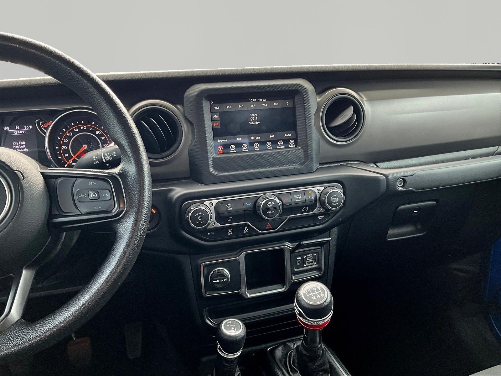 Used 2022 Jeep Gladiator Sport AWD/4WD image 9
