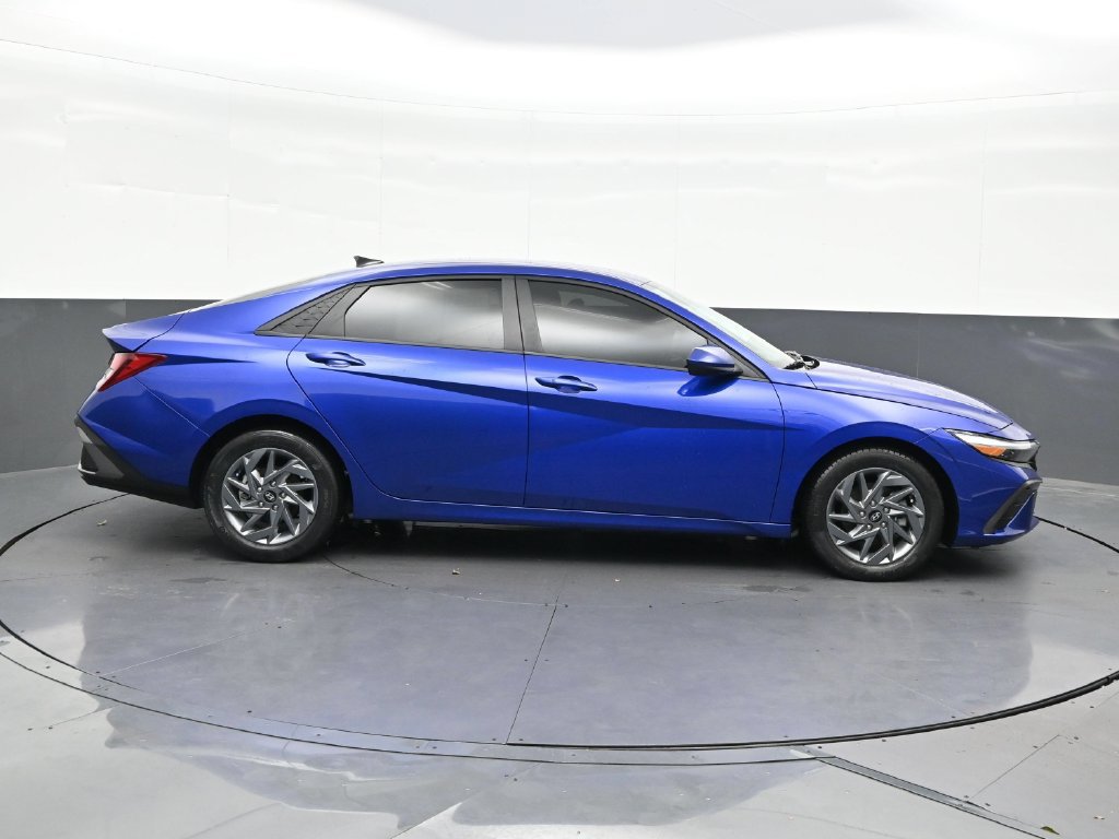 Used 2024 Hyundai Elantra SEL FWD image 7