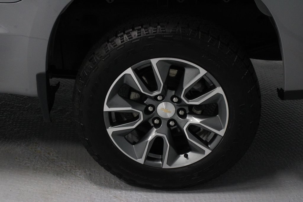 Used 2024 Chevrolet Silverado 1500 LT AWD/4WD image 15