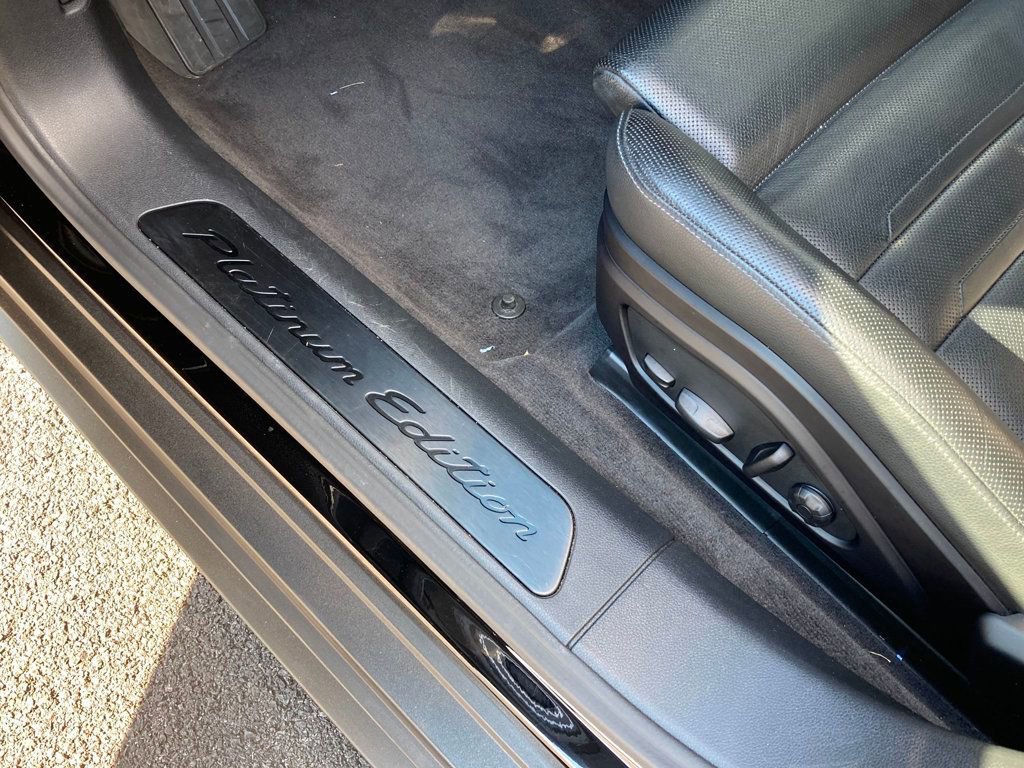 Certified 2023 Porsche Panamera 4 Platinum Edition image 8
