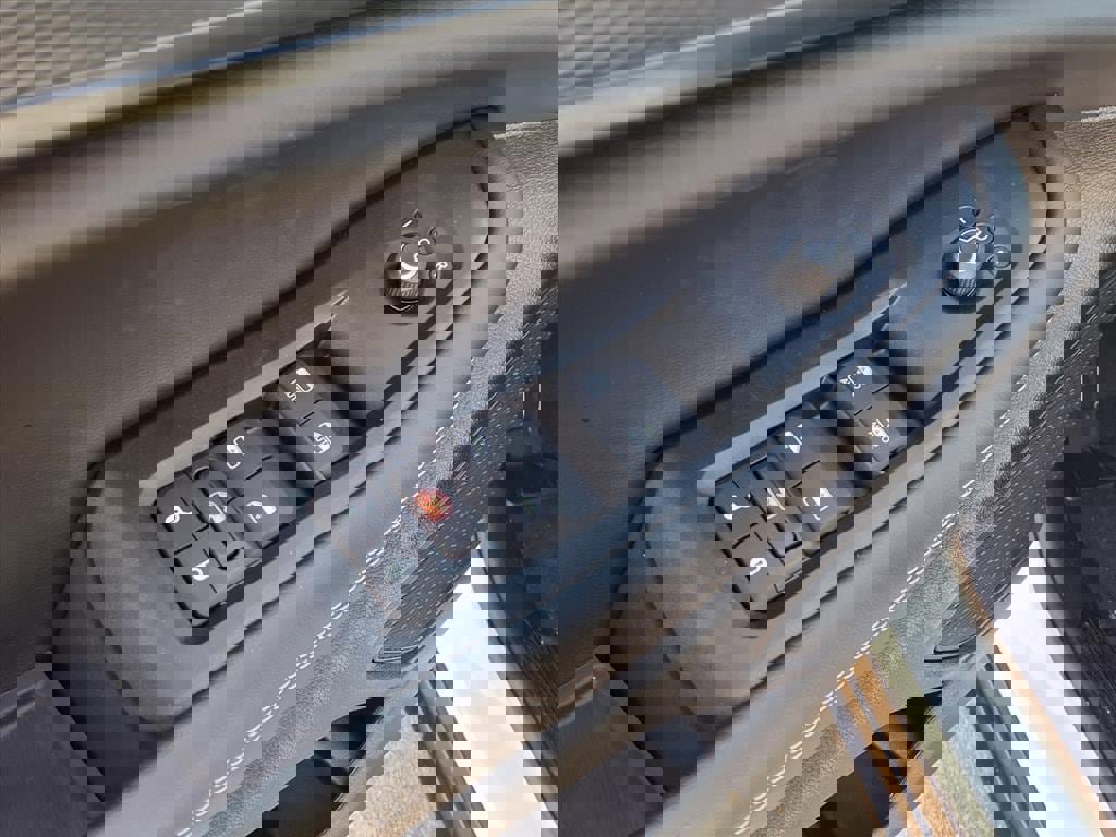 New 2025 Jeep Grand Cherokee L Altitude image 11