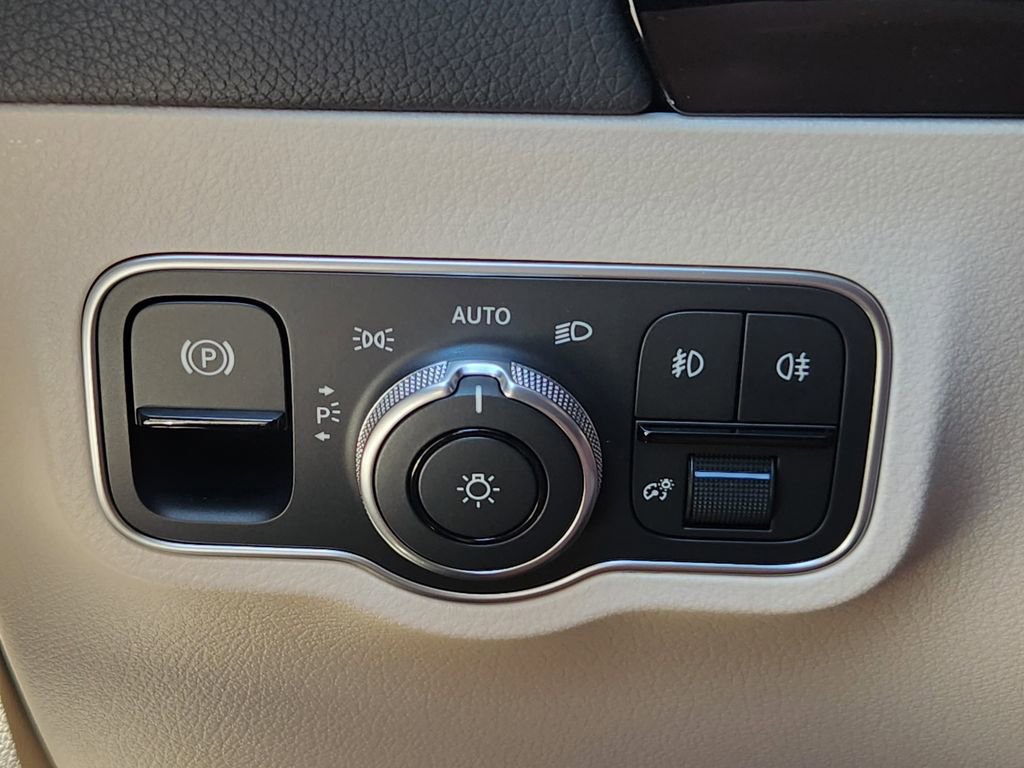 New 2026 Mercedes-Benz GLA 250 4MATIC image 21