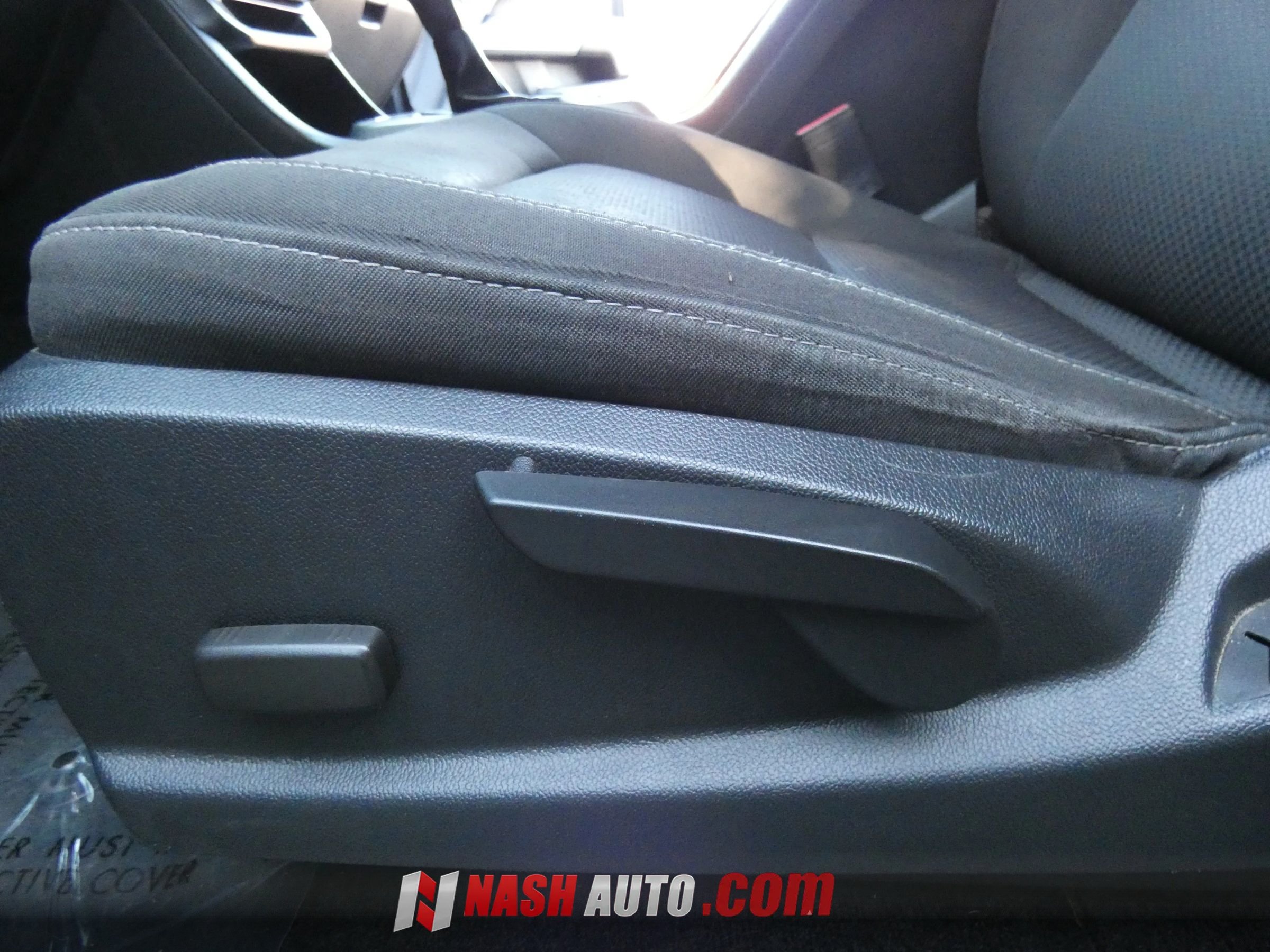 Used 2018 Chevrolet Colorado LT RWD image 45