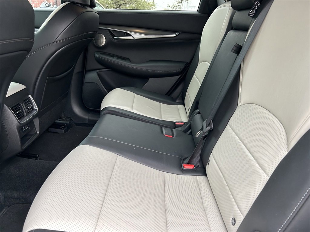 Used 2023 INFINITI QX55 Essential image 16