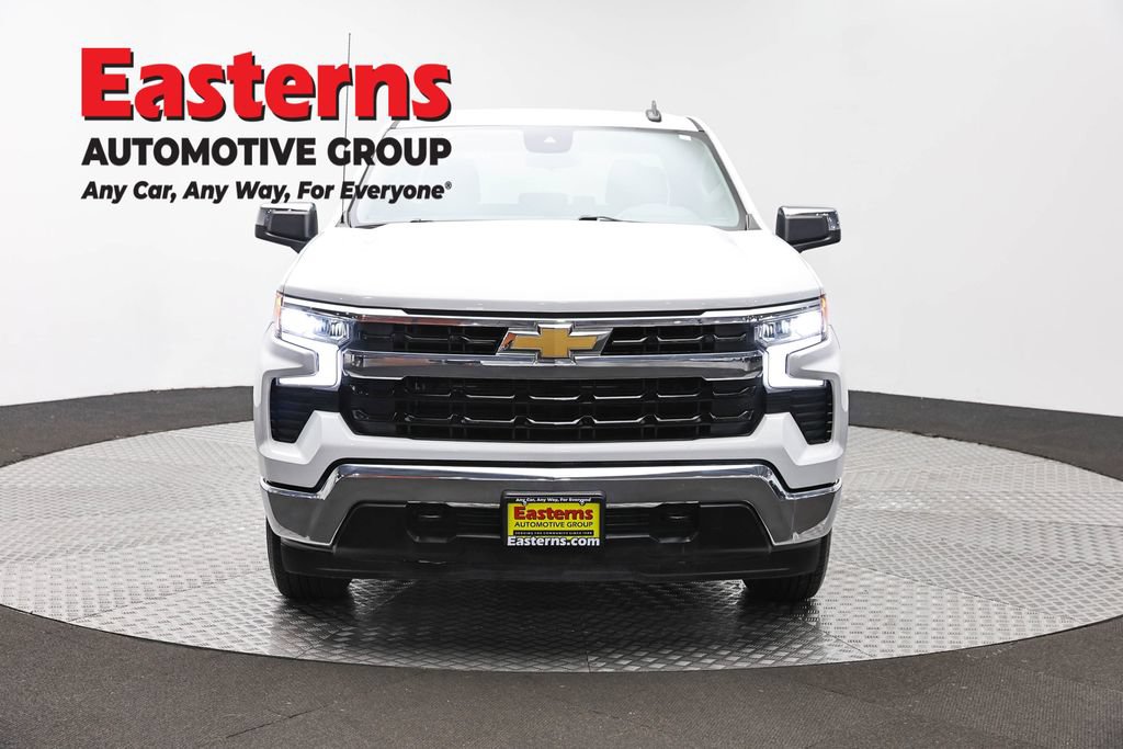 Used 2025 Chevrolet Silverado 1500 LT AWD/4WD image 2