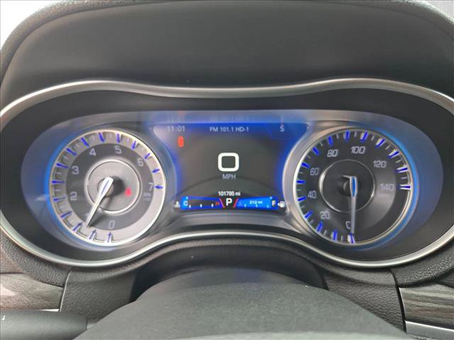 Used 2022 Chrysler 300 Touring L RWD image 11