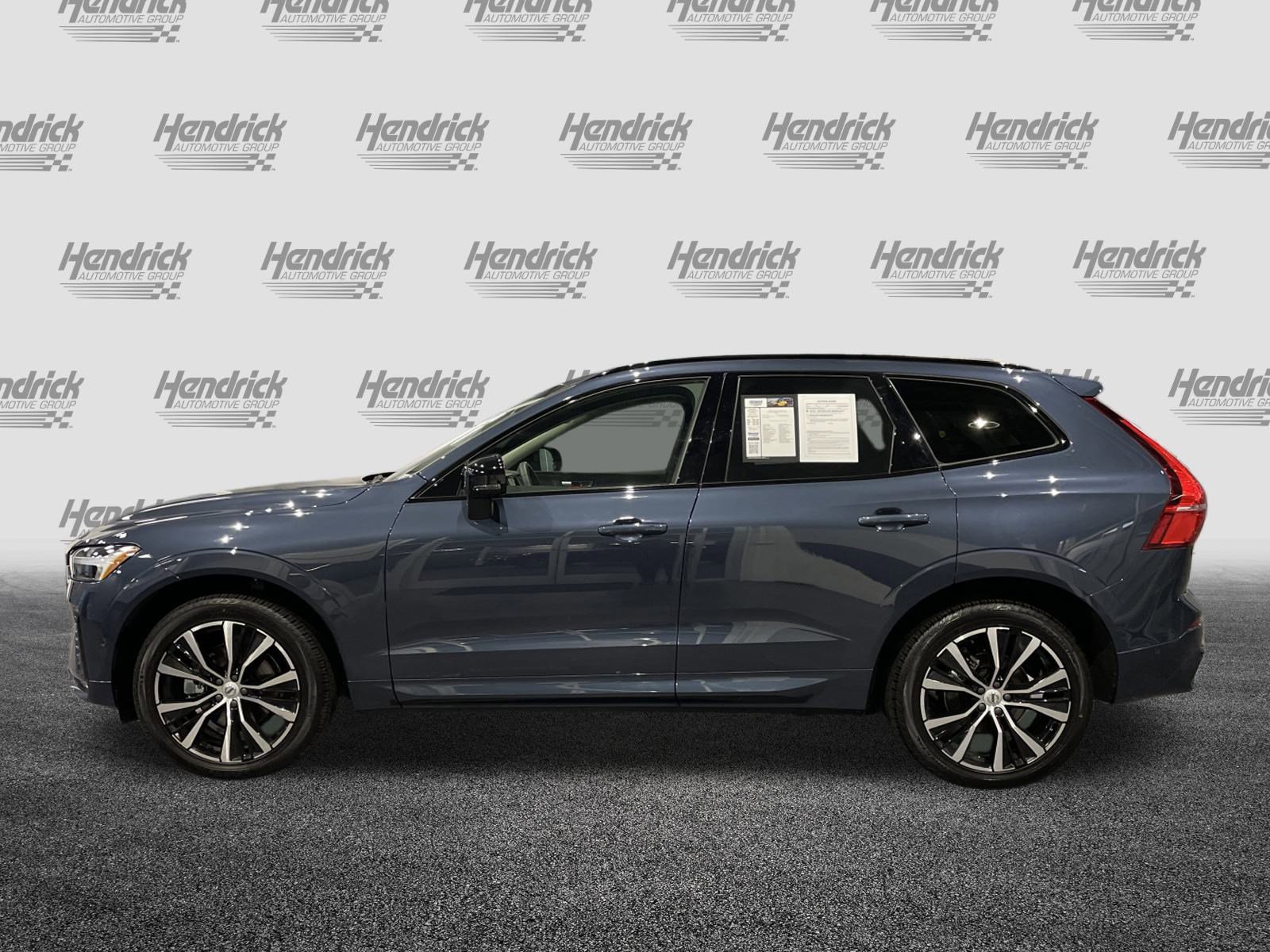 Used 2025 Volvo XC60 B5 Plus image 7