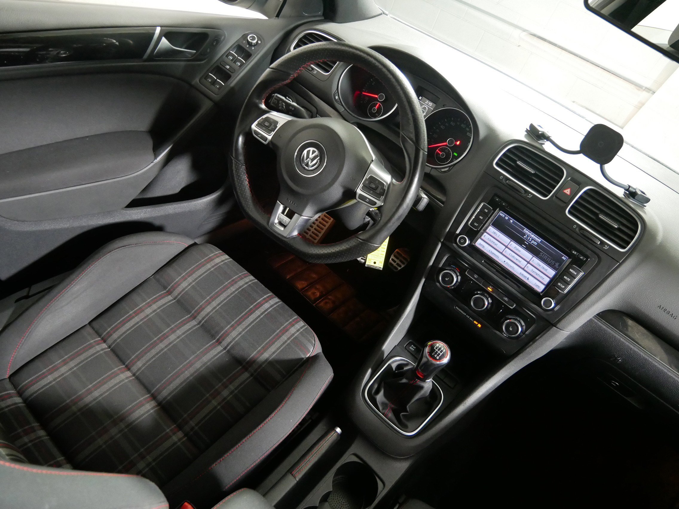 Used 2010 Volkswagen GTI 4-Door image 9