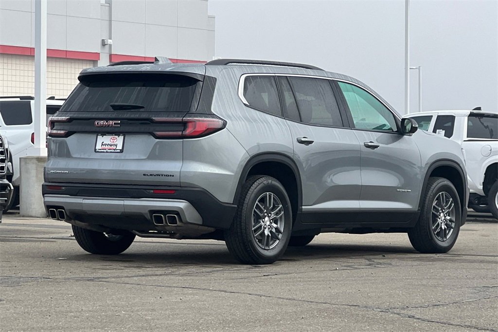 Used 2025 GMC Acadia Elevation image 5