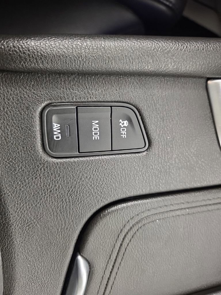 Used 2018 Cadillac XT5 Luxury w/ Driver Awareness Package AWD/4WD image 23