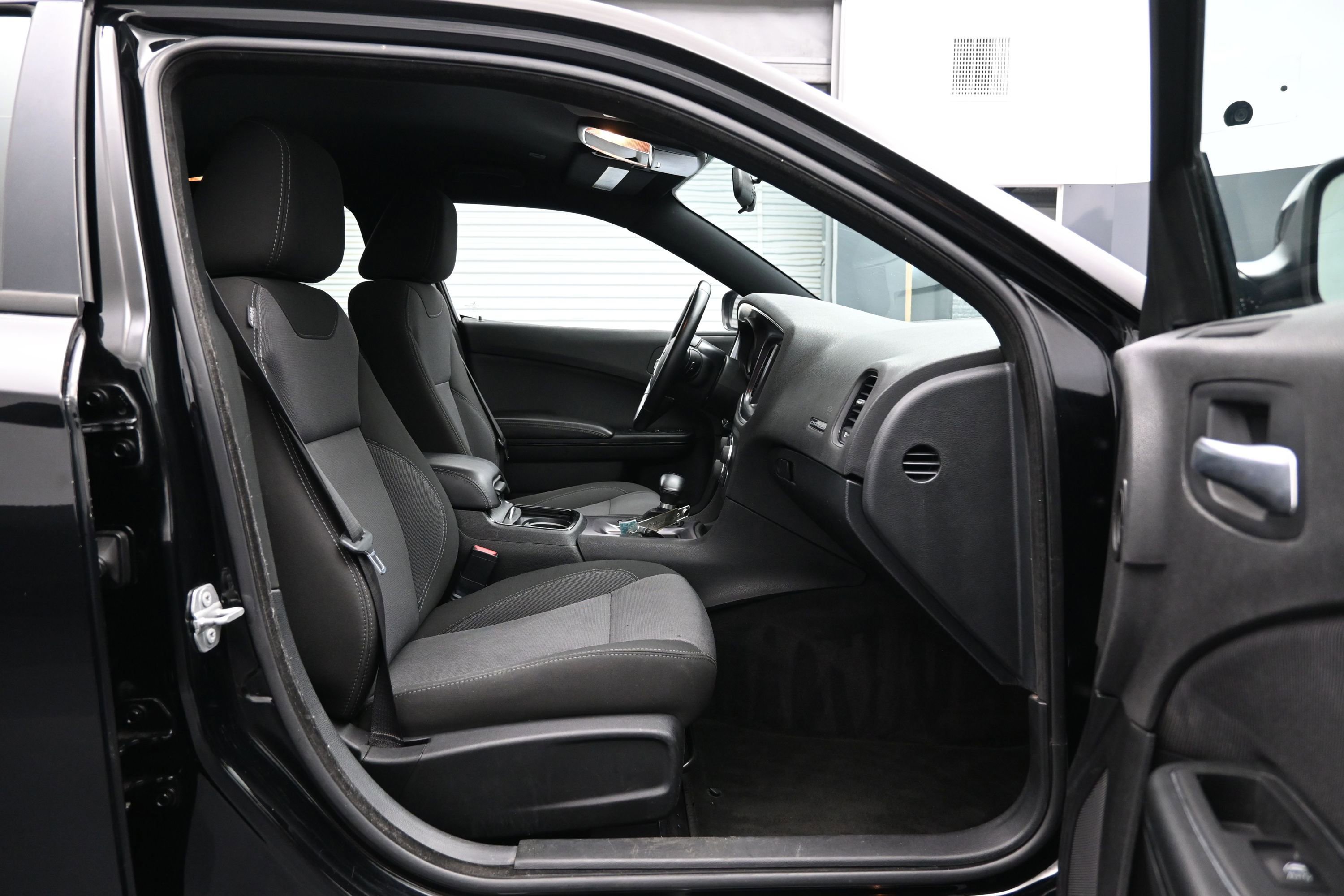 Used 2018 Dodge Charger SXT w/ Blacktop Package RWD image 13