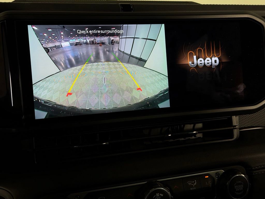 Used 2025 Jeep Wrangler Unlimited Rubicon 4xe AWD/4WD image 19