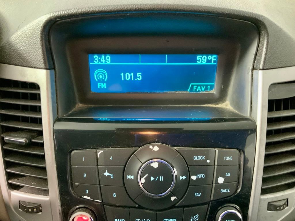 Used 2013 Chevrolet Cruze LS image 16