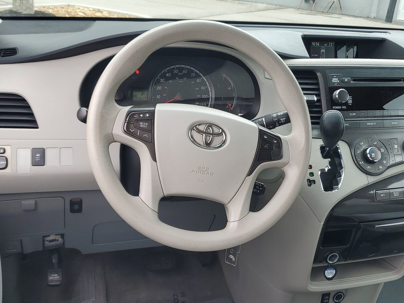 Used 2011 Toyota Sienna LE FWD image 11