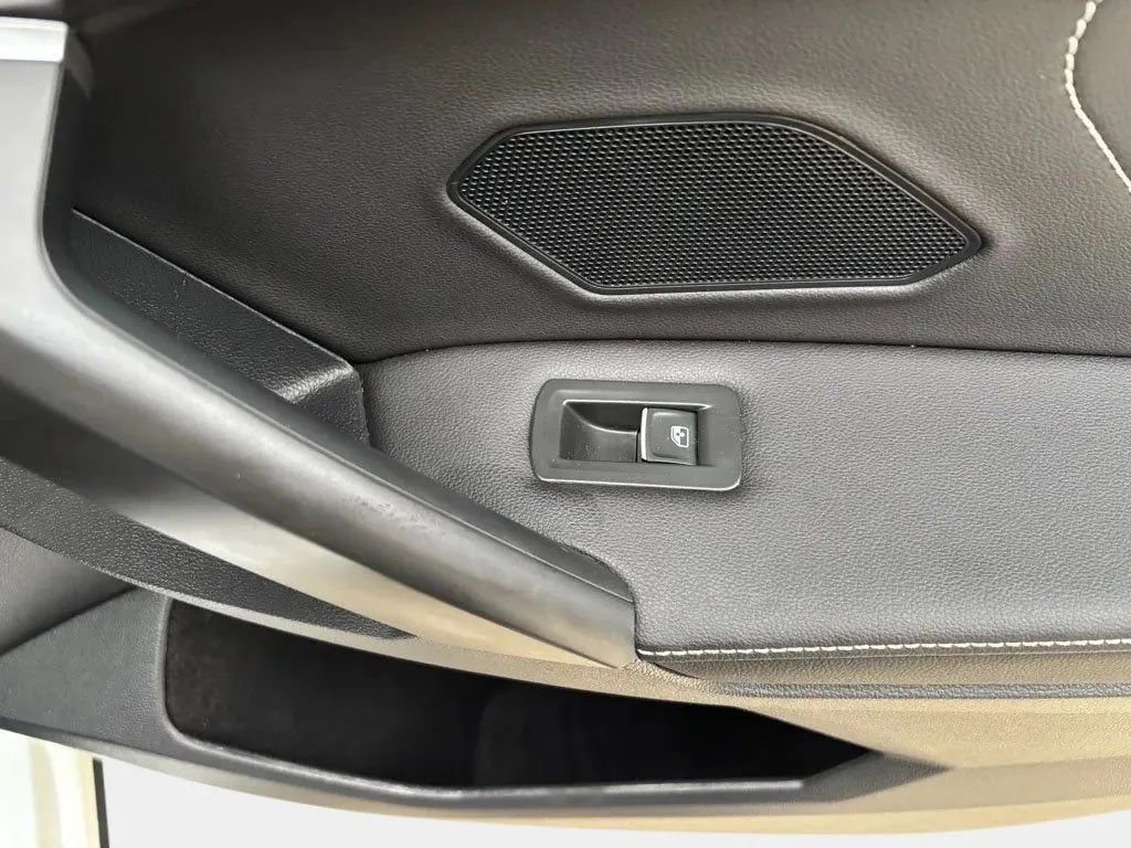 Used 2024 Volkswagen Tiguan SE R-Line image 26