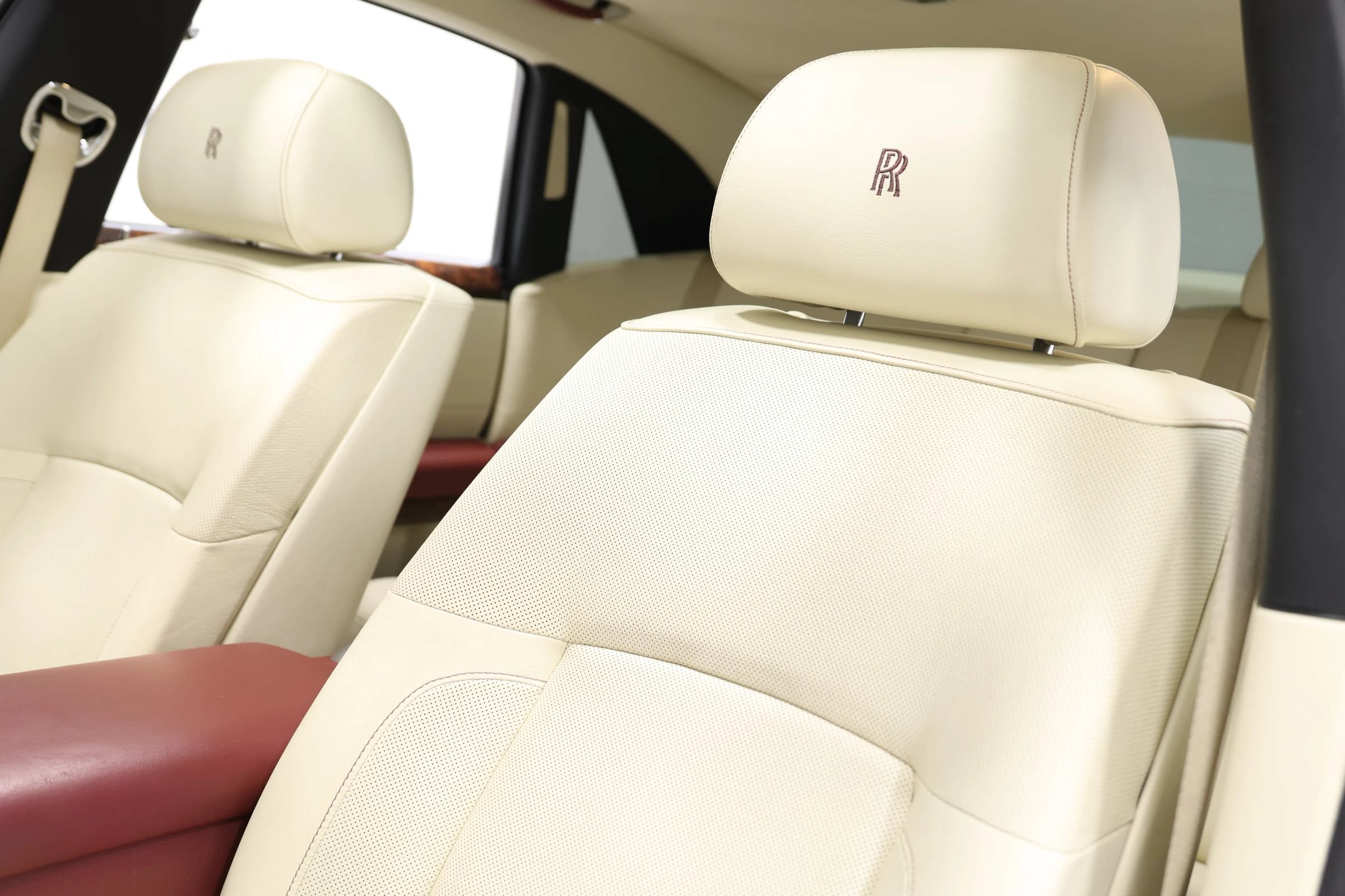 Used 2013 Rolls-Royce Ghost RWD image 16