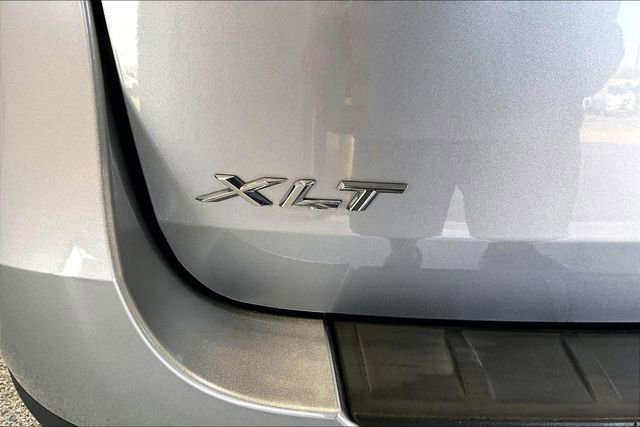 Used 2022 Ford Explorer XLT AWD/4WD image 29
