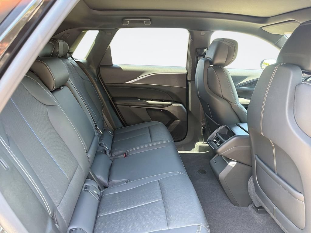 Certified 2024 Cadillac Lyriq Luxury RWD image 28