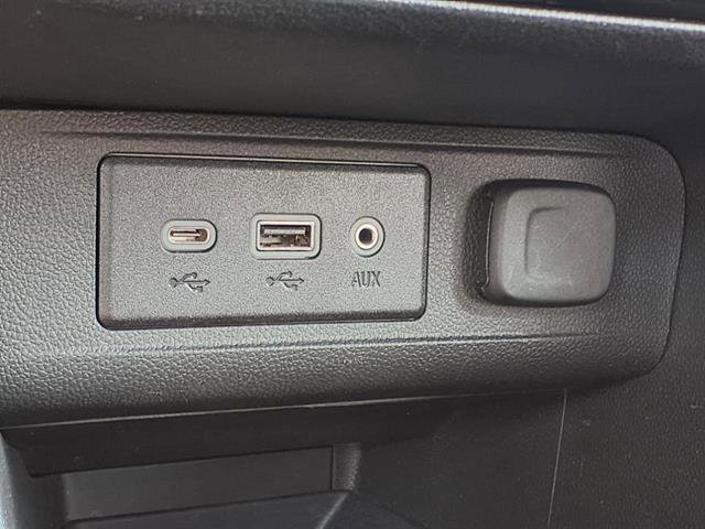 Used 2023 Buick Encore GX Select w/ Sport Touring Package image 5