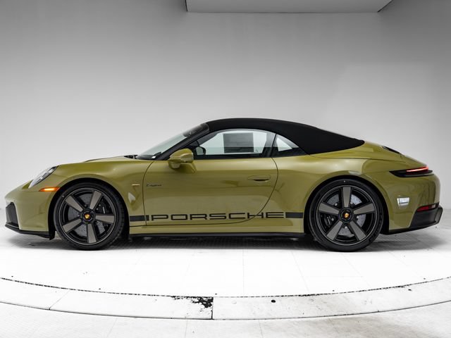 New 2026 Porsche 911 GTS RWD image 2