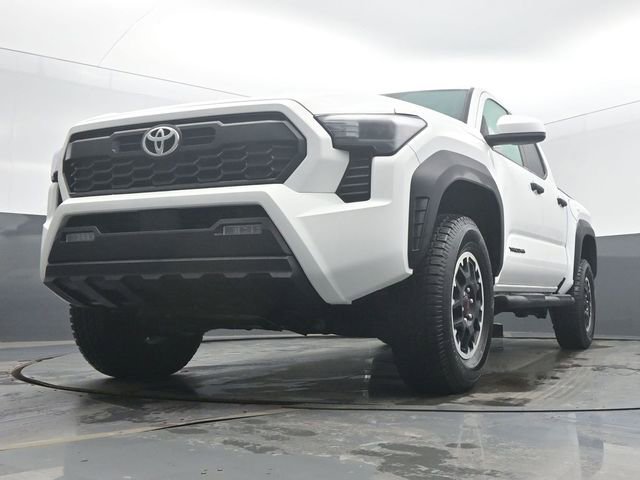 Used 2025 Toyota Tacoma TRD Off-Road AWD/4WD image 46