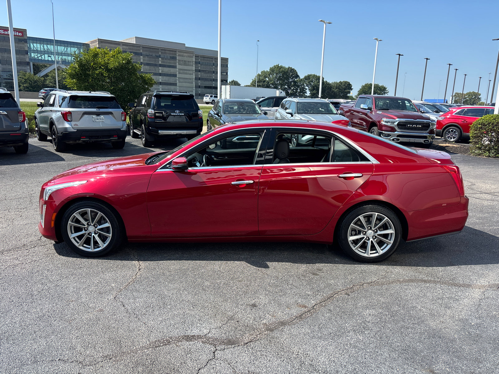 Used 2019 Cadillac CTS Luxury RWD image 4