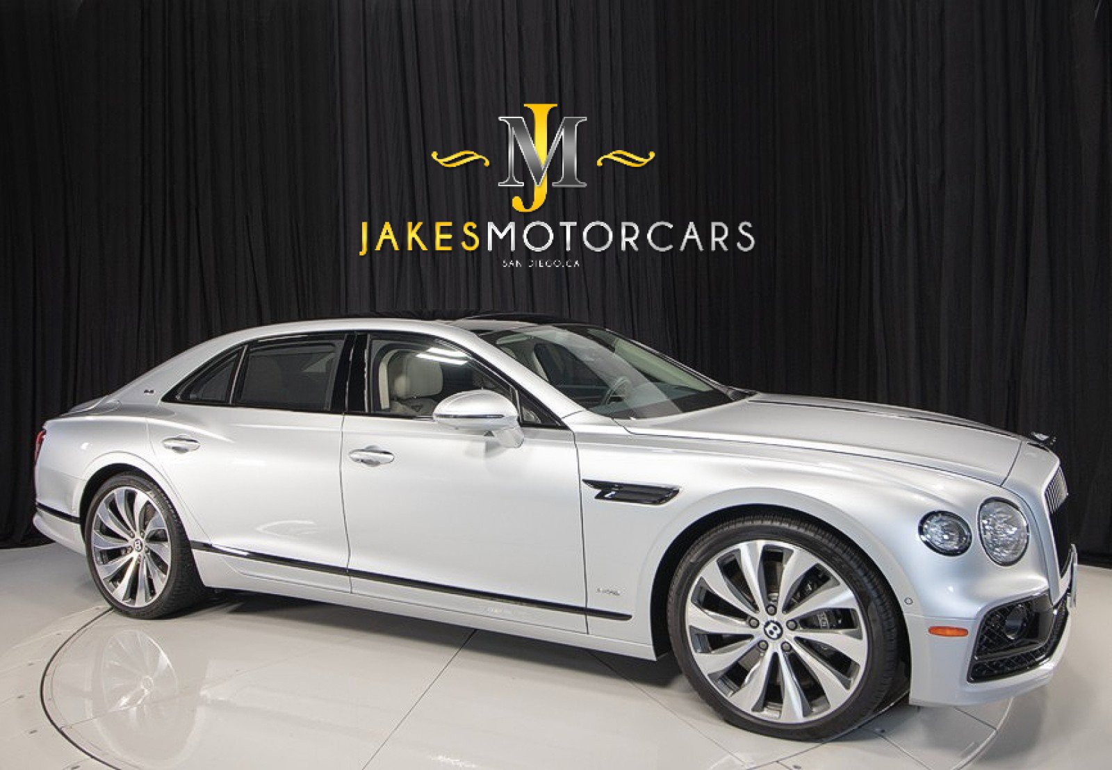 Used 2021 Bentley Flying Spur W12 image 14