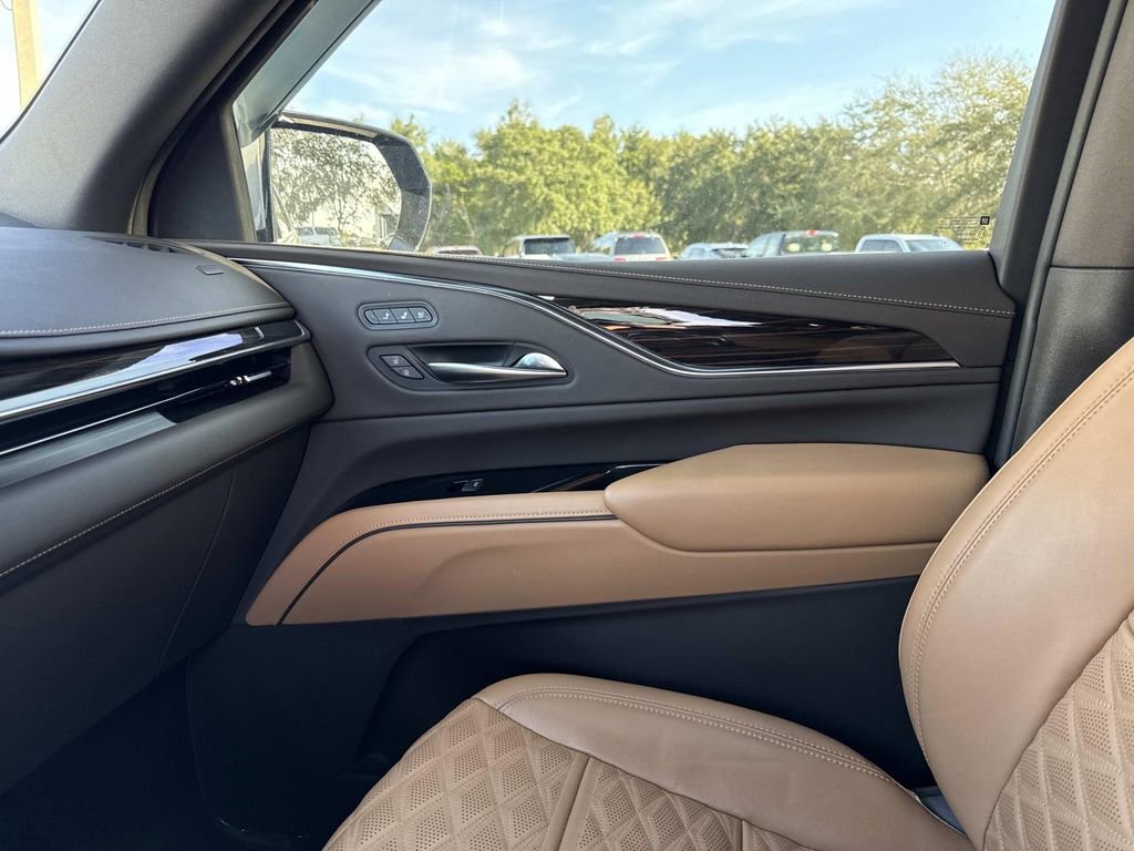 Certified 2022 Cadillac Escalade ESV Premium Luxury w/ Performance Package image 22