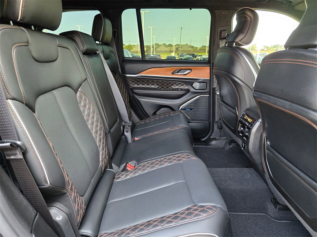 Used 2023 Jeep Grand Cherokee Summit image 23