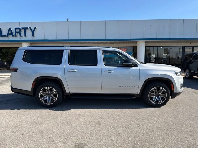 Used 2024 Jeep Wagoneer L Series II w/ Flexible Seating Group RWD image 2