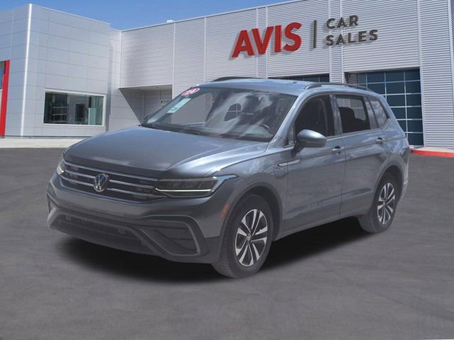 Used 2024 Volkswagen Tiguan S image 1