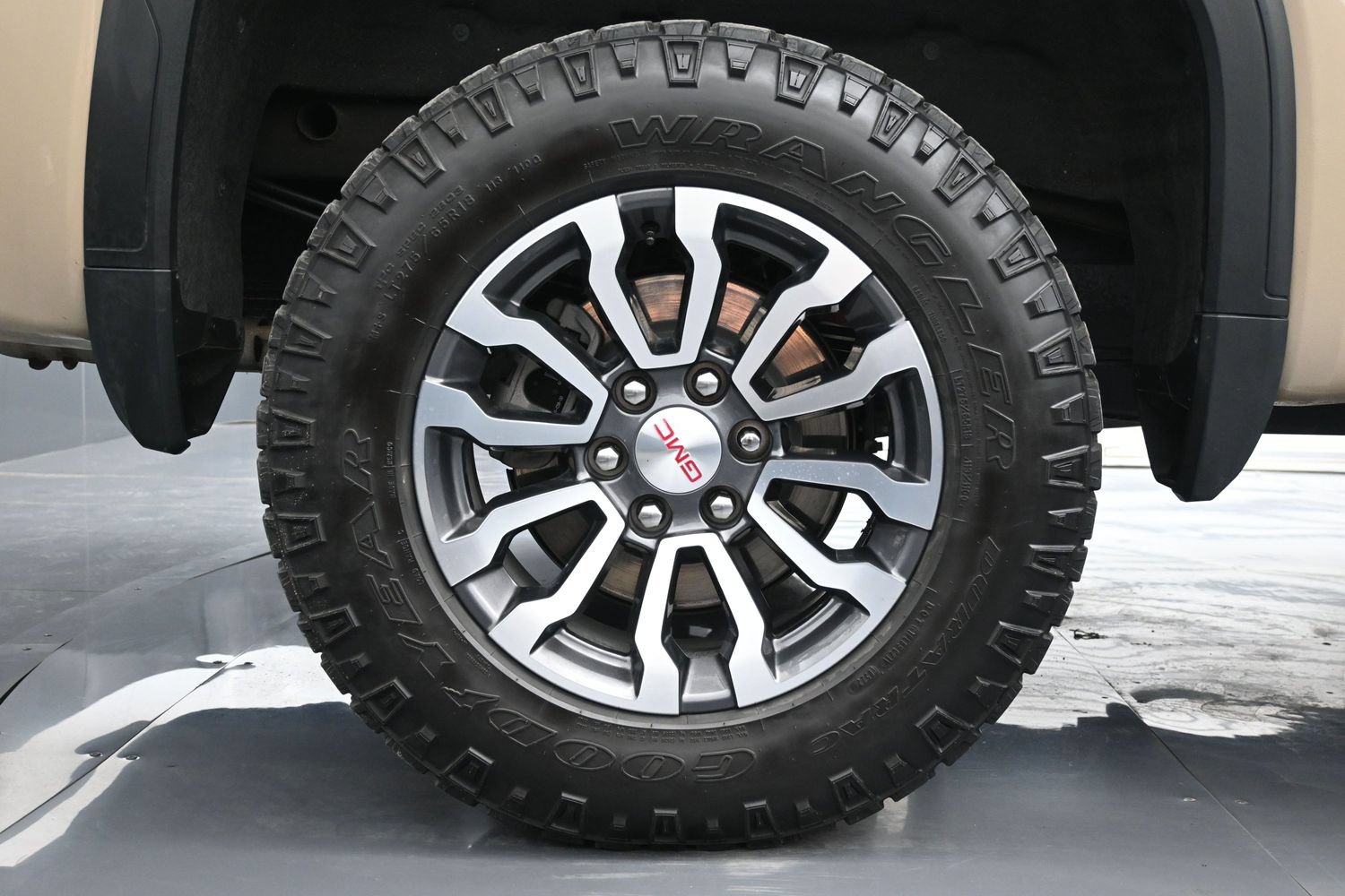 Used 2023 GMC Sierra 1500 AT4 w/ AT4 Premium Package AWD/4WD image 18