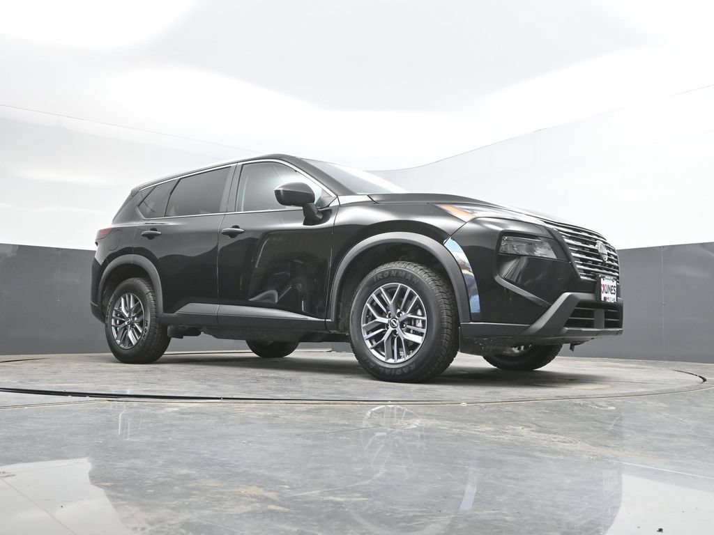 Used 2024 Nissan Rogue S AWD/4WD image 30