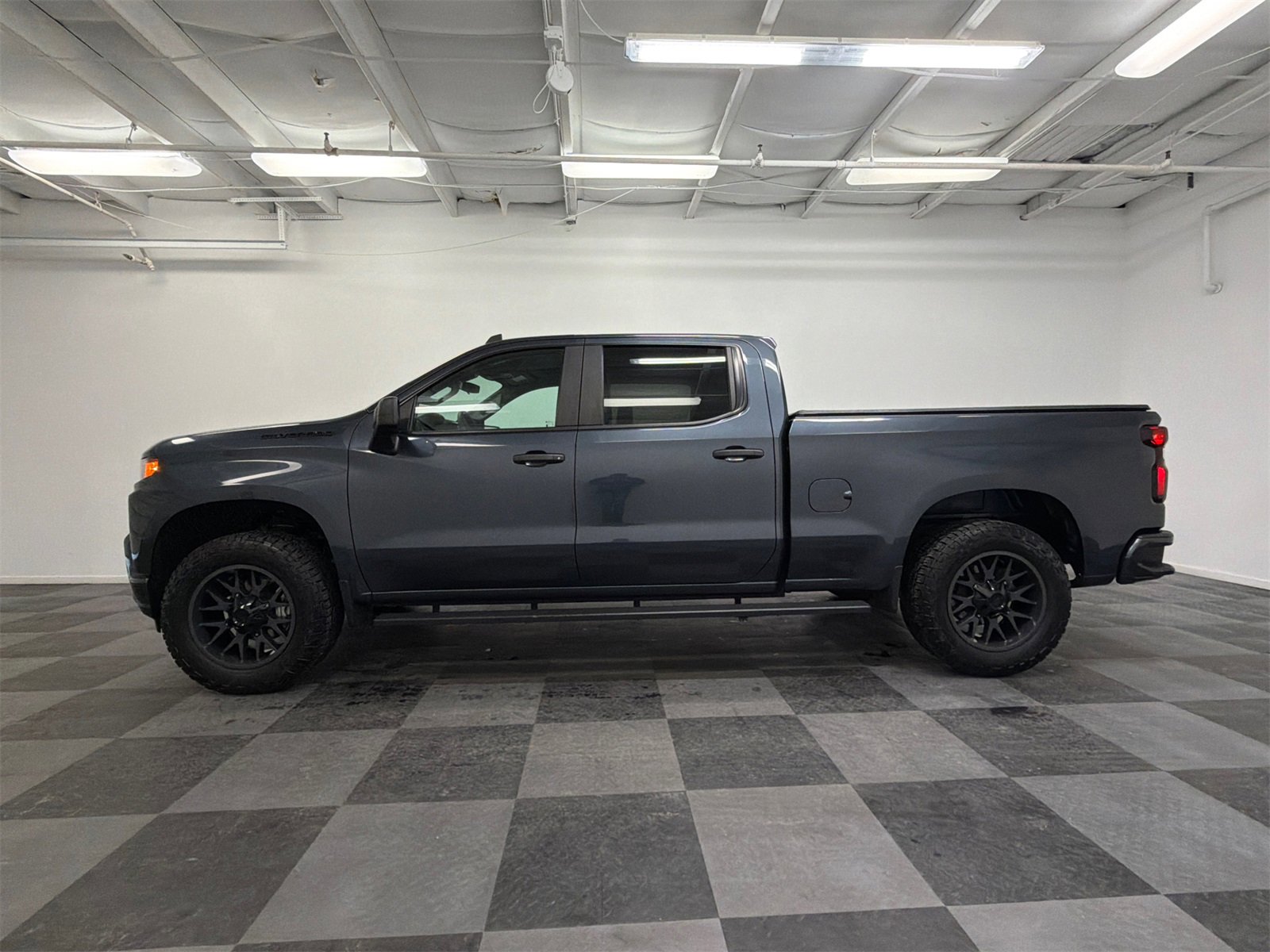 Used 2022 Chevrolet Silverado 1500 Custom w/ LPO, Dark Essentials Package video 4