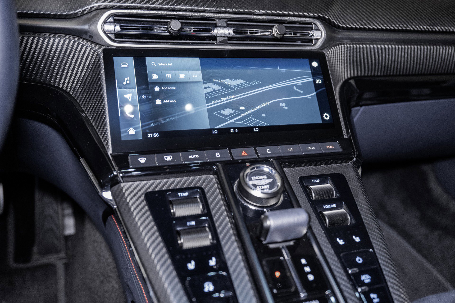 Used 2025 Aston Martin V8 Vantage Coupe image 23