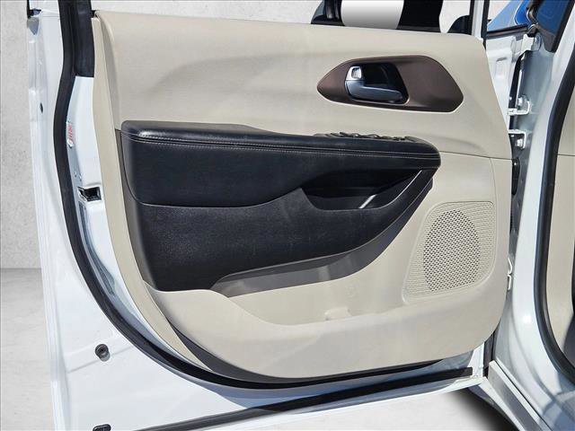 Used 2021 Chrysler Voyager Lxi image 7
