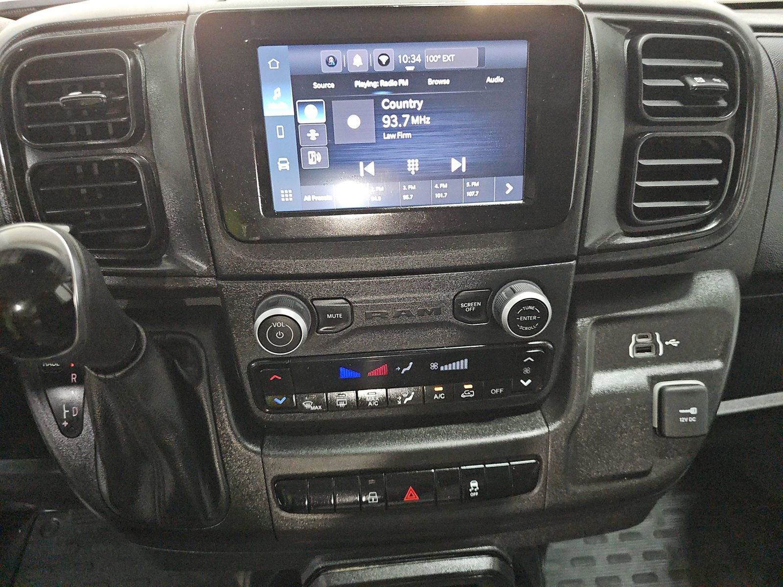 Used 2024 RAM ProMaster 2500 w/ Convenience Group FWD image 12