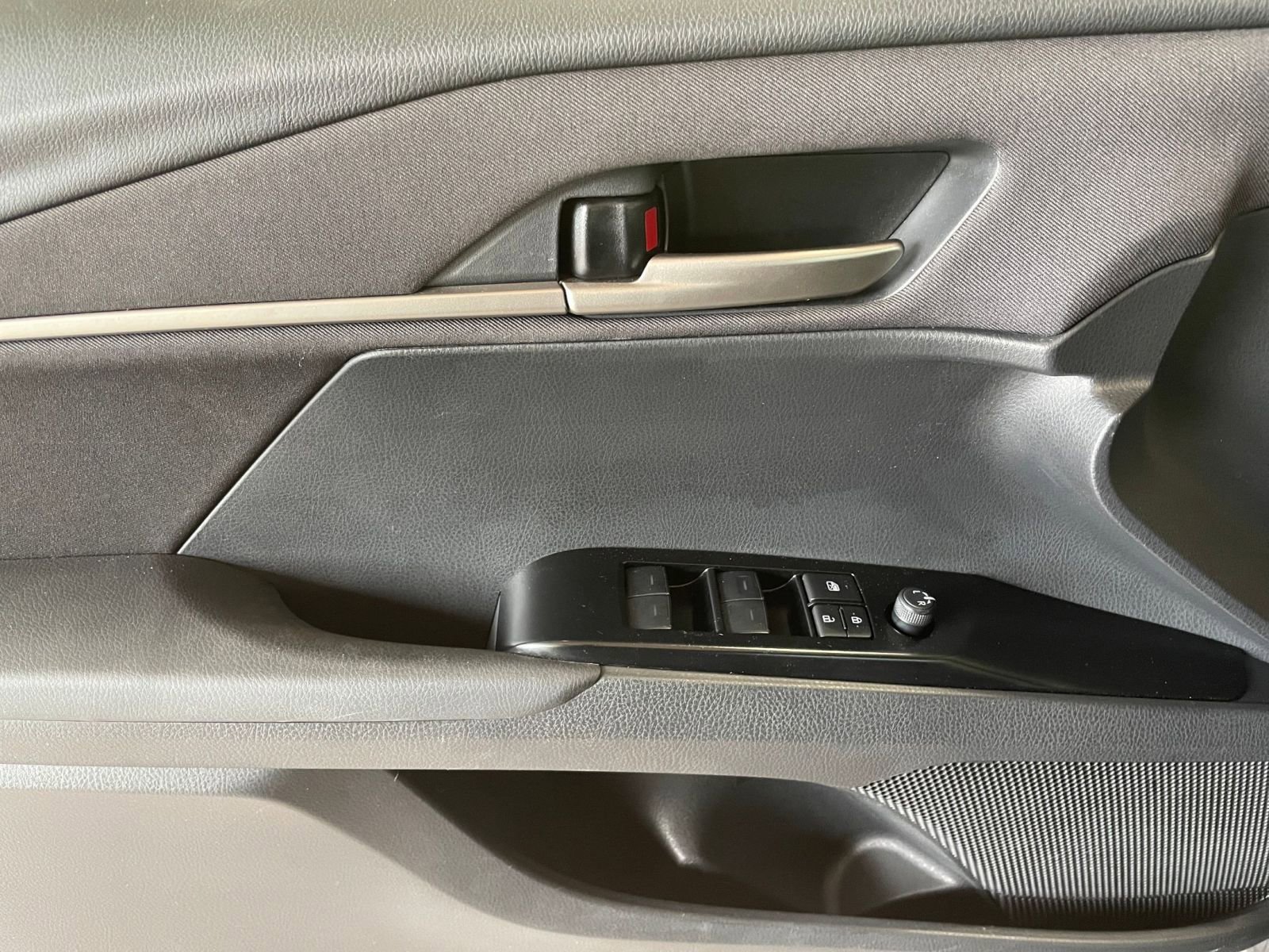 Used 2025 Toyota Camry LE image 20