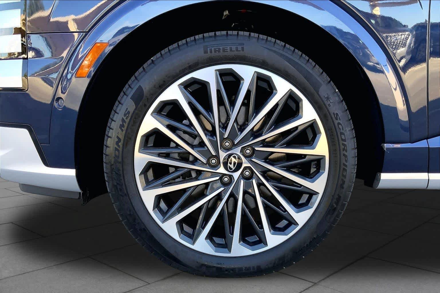 Certified 2026 Hyundai Palisade Calligraphy AWD/4WD image 11