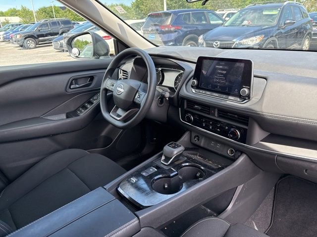 Used 2025 Nissan Rogue S FWD image 12