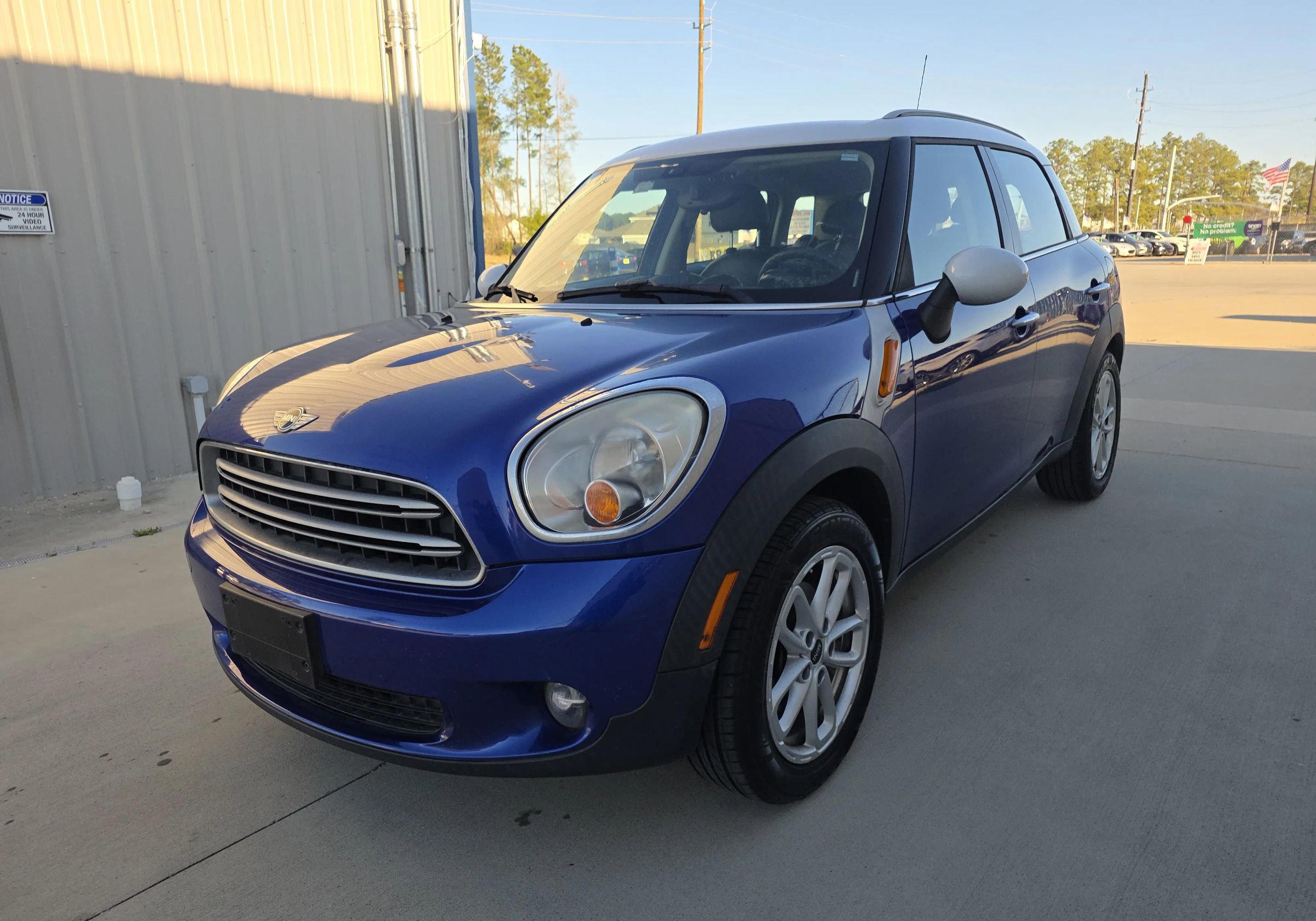 Used 2015 MINI Cooper Countryman Cooper Hatchback 4D image 3
