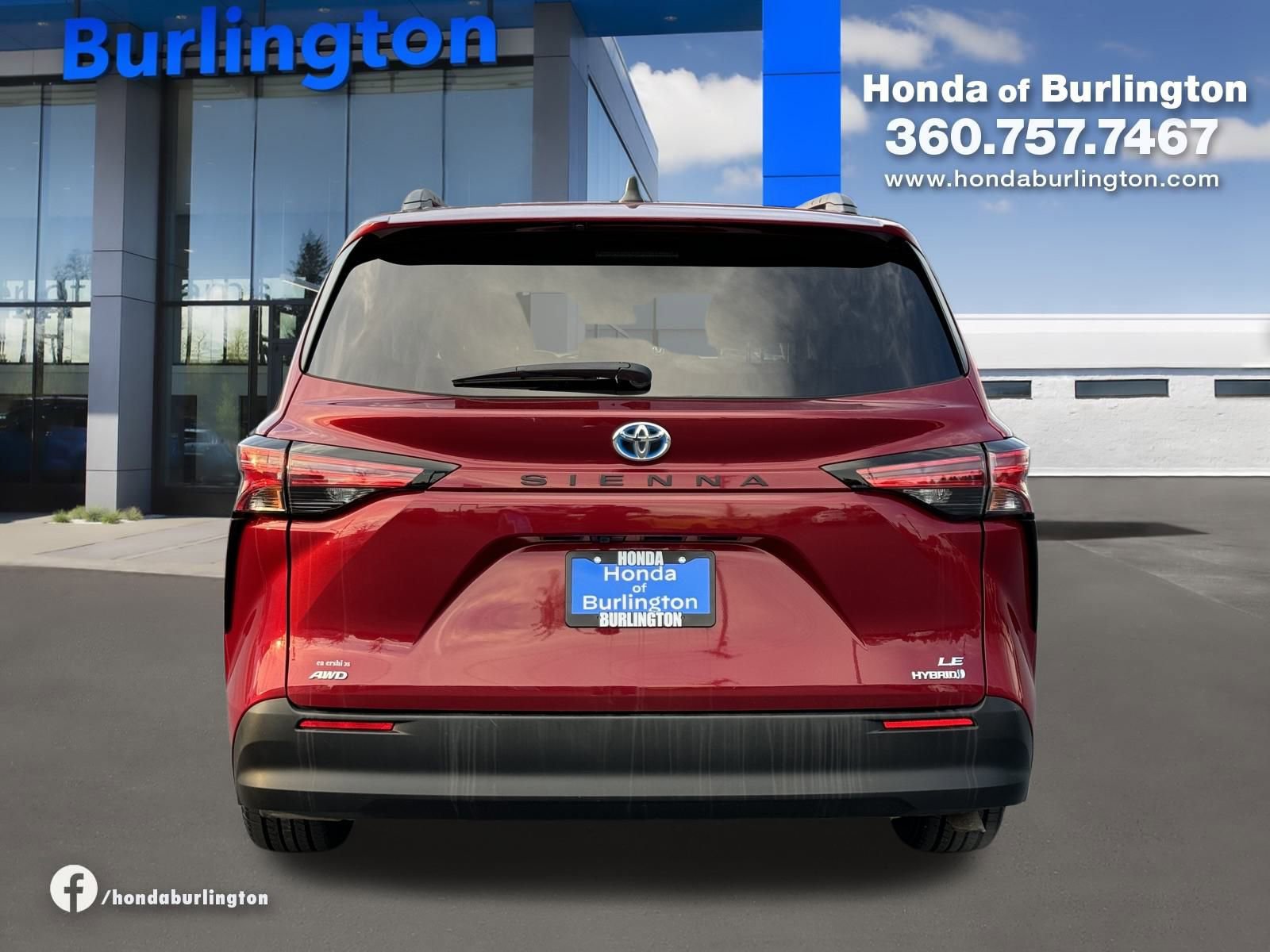 Used 2022 Toyota Sienna LE image 5