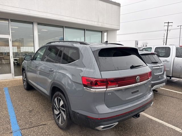 Used 2025 Volkswagen Atlas SE image 6