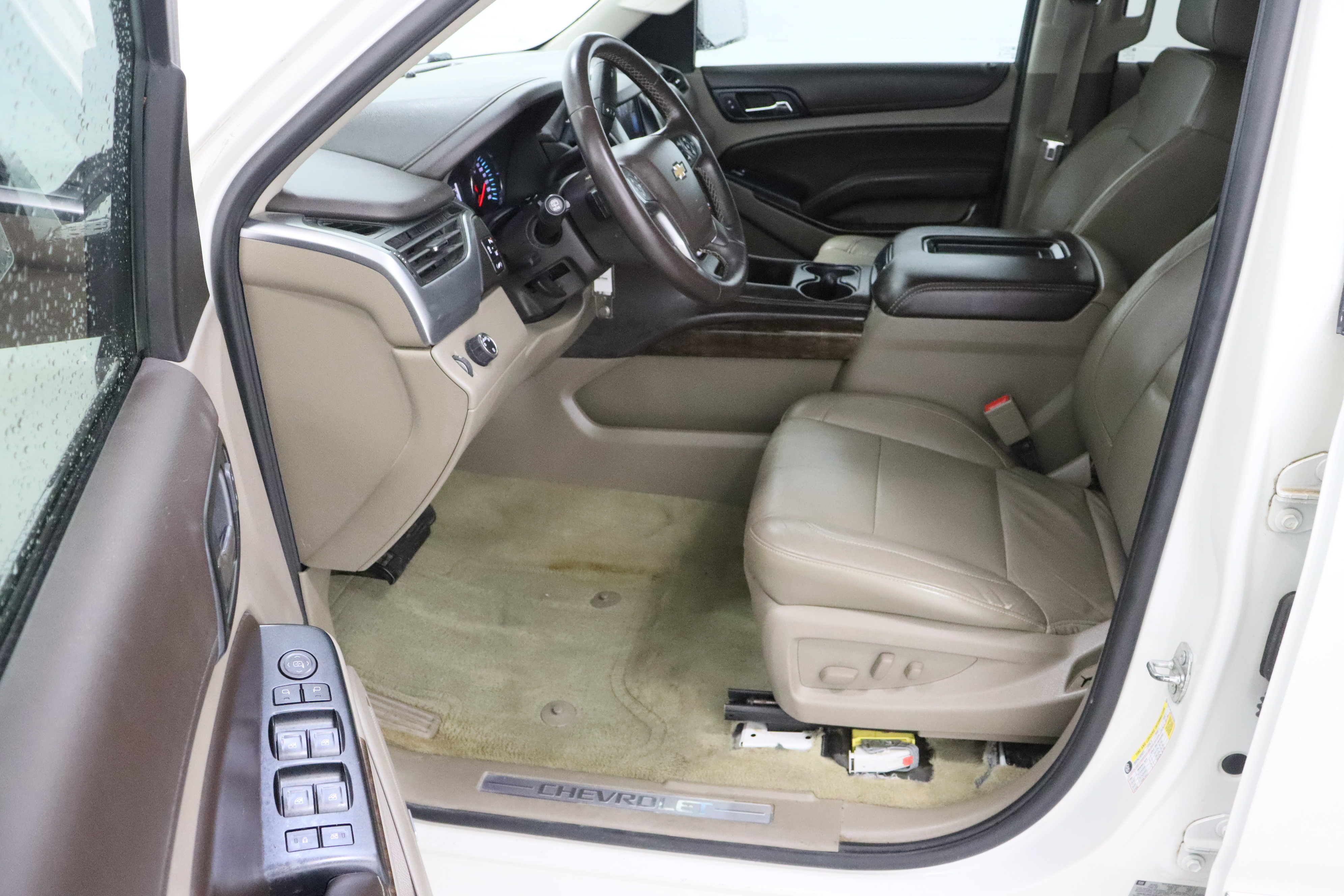 Used 2015 Chevrolet Suburban LT RWD image 14
